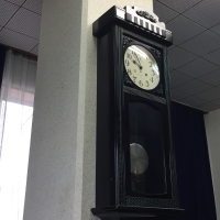 祈祷室の柱時計